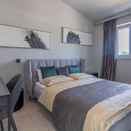Holiday home Awesome In